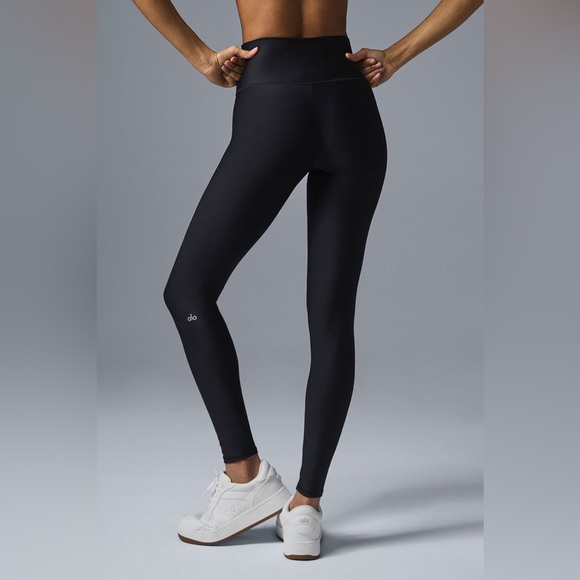 ALO Yoga Pants - BNWT Alo Yoga 7/8 High Waist Airlift Legging Black Size M